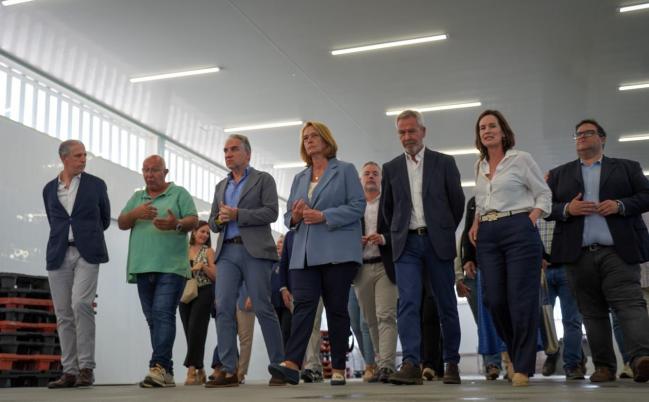 El vicesecretario de Coordinación Autonómica y Local y Acción Electoral, Elías Bendodo, visita el Puerto de Motril y mantiene un encuentro con la Cámara de Comercio de la localidad