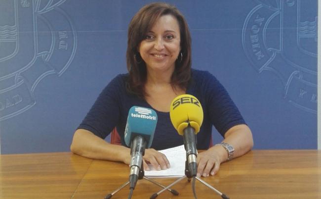 Ángeles López ha calificado de “inaceptables” los mecanismos de resolución de prestaciones de la Junta de Andalucía de las Ayudas Públicas,  ya que la respuesta a las solicitudes individuales se hace por internet y hay que decir que no todas las personas  mayores tienen acceso a las nuevas tecnologías y por tanto no pueden enterarse de las incidencias en su expediente, dando lugar al archivo del mismo sin que el usuario tenga conocimiento de esta incidencia y dejándolo en la más absoluta indefensión.