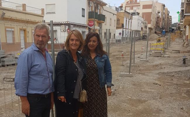 García Chamorro:”Venimos denunciando desde el inicio de las obras en varias visitas realizadas a las mismas la falta de personal y de previsión del gobierno municipal”. Los populares piden a Almón que asuma sus responsabilidades y que no se esconda detrás de otros compañeros de filas para no afrontar los problemas.