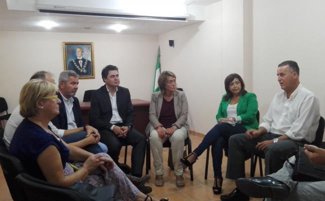La ampliación del Palacio de Justicia, la dotación de un equipo psicosocial, de  una delegación de la Fiscalía de Menores, un Juzgado de Menores, otro de lo Contencioso Administrativo así como otro específico de Violencia de Género, son las máximas prioridades que tiene el servicio de justicia en nuestra comarca, que cuenta con juzgados colapsados de trabajo, hacinamiento de expedientes y retrasos en las resoluciones judiciales por la  falta de medios materiales y humanos.