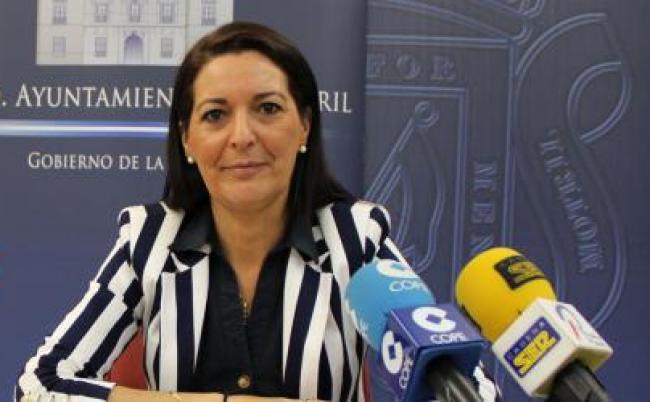 El PP celebra la puesta en marcha de la Muestra de Teatro Aficionado en Motril. Elena Vallejo: “Esta muestra es de suma importancia para el Teatro aficionado y los grupos de teatro locales y creemos que hay que mantenerla viva y conservarla, aunque lamentamos que se hayan perdido casi dos años de gobierno de Almón en este sentido”.