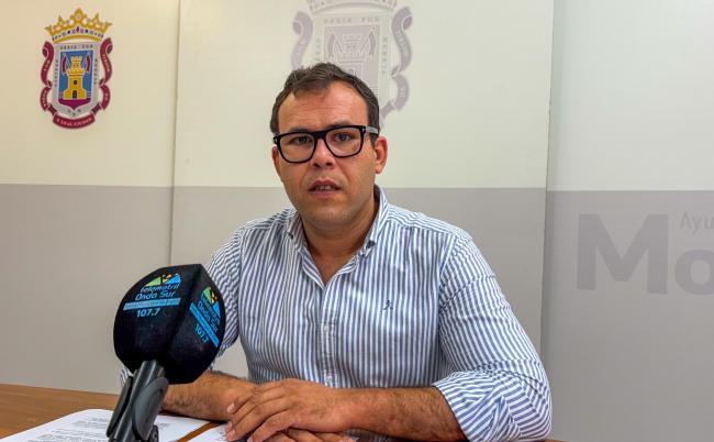 El portavoz popular, Juan Fernando Hernández, insta al PSOE motrileño a trasladar sus reivindicaciones al Ejecutivo central para permitir bonificaciones en la tasa de residuos a autónomos y empresarios.