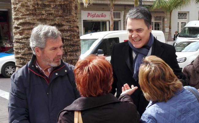 Carlos Rojas: “Por  primera vez el Puerto de Motril contará con sus propios inspectores, está trabajando ya una inspectora de Sanidad Exterior con plaza fija adscrita Granada y se ha aprobado la creación de otra plaza de Inspector de Sanidad Vegetal que se cubrirá en 15 días aproximadamente”. El diputado nacional ha tendido la mano a la Autoridad Portuaria y a su Presidente para seguir trabajando conjuntamente en el crecimiento y desarrollo de nuestro Puerto.