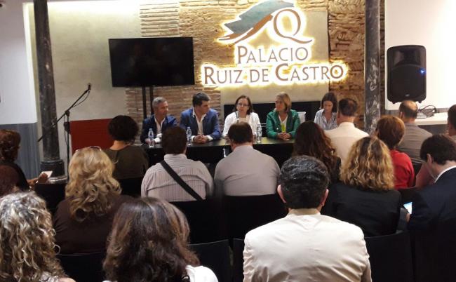 El Gobierno Central está trabajando para ofrecer un servicio público de Justicia más ágil y con más garantías. Mª Jesús Moro portavoz de Justicia del grupo popular en el Congreso de los Diputados, fue la encargada de impartir dos conferencias en Motril sobre el estado actual de la Justicia y el trabajo que se está desarrollando para poner en marcha una Estrategia Nacional de Justicia que englobe todas las necesidades del sector de la Justicia y sus profesionales.