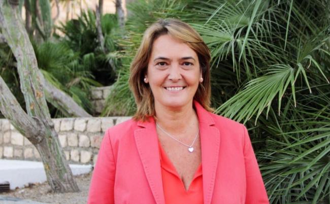 Este “proyecto más barato” consistía en cambiar cuatro carriles (dos por cada sentido) más dos acerados por dos carriles (uno por cada sentido) más un acerado, con lo que se estaría mermando de manera considerable el proyecto inicial”. Los populares celebran el voto por unanimidad a la propuesta del Partido Popular para que finalmente se ejecute el proyecto inicial del la Ronda Sur que contempla cuatro carriles y no llevar a cabo un proyecto más barato de tan solo dos vías tal y como pretendía el gobierno municipal y la Junta de Andalucía.”Desde el Partido Popular siempre vamos a defender los intereses de Motril y los motrileños haciendo una oposición constructiva y en positivo”.