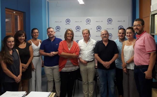 El PP-Motril felicita a la Agrupación de Cofradías por su 50 aniversario. Dentro de los actos programados destaca la celebración de la Magna Procesión que será el próximo sábado 21 de octubre. Un total de once pasos procesionales de los que salen habitualmente a las calles motrileñas en los distintos días de la Semana Santa procesionarán por las calles de Motril. García Chamorro ha destacado la importancia para Motril y su promoción cultural y turística el poner en marcha esta iniciativa que “será el acto cofrade más importante desarrollado en la historia de la ciudad”.