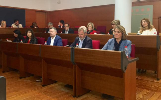 El Partido Popular va a seguir trabajando para que la ciudad mejore, porque “Motril es lo primero”. Las propuestas que el Partido Popular ha llevado al pleno celebrado en el día de hoy han sido aprobadas. Concretamente han salido adelante por unanimidad las mociones para crear una mesa de trabajo por la pesca a nivel provincial y regional así como que se agilicen y faciliten los trámites en la Junta de Andalucía para poner en marcha proyectos de Casas de Oficio y Escuelas Taller en Motril. Igualmente ha sido aprobada la iniciativa que desde el Partido Popular se ha presentado para declarar de interés turí