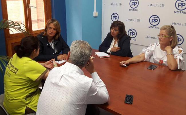 El PP se reúne con “AUPA” y destaca su “gran labor social”. El cáncer es la principal causa de muerte entre la población infantil entre los 2 y los 14 años, registrándose en nuestro país 1.400 casos al año con una incidencia anual de unos 30 pacientes en la provincia. García chamorro ha destacado la labor y trabajo de la Asociación AUPA y ha resaltado que los profesionales de la sanidad granadina ofrecen una atención inmejorable.