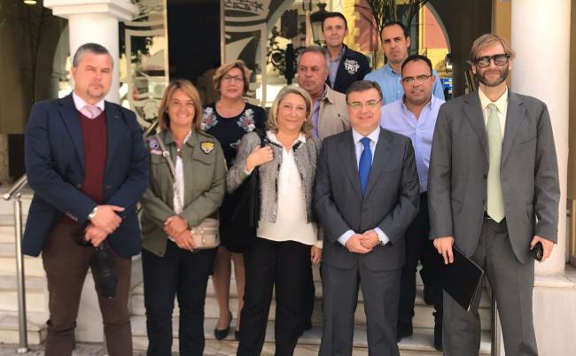 El Plan de Protección del Litoral de la Costa más cerca gracias al compromiso firme del Gobierno de la Nación. García Chamorro: “La puesta en marcha del Plan del Litoral, no sólo dará solución a los problemas históricos que padecen nuestras playas con los continuos aportes de arena sino que también supondrá un revulsivo económico en la creación de empleo y desarrollo turístico de la comarca”