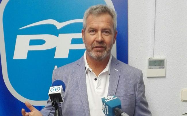 García Fuentes: “Finalmente será la Cámara de Cuentas de la Junta de Andalucía y el Tribunal de Cuentas del Estado los que tendrán que valorar al efecto sobre estas irregularidades en las que el gobierno de Almón está incurriendo”.