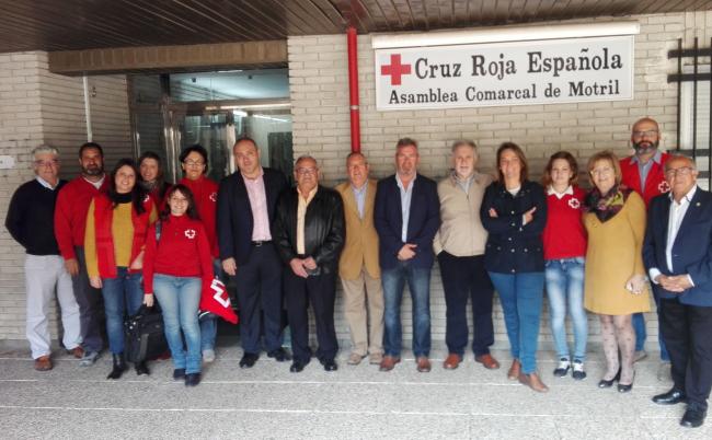 García Chamorro: “Cruz Roja es un ejemplo de organización social perfectamente estructurada para colaborar en los proyectos que evitan desigualdades entre los colectivos más vulnerables, concretamente durante el año 2015 atendió más de 7500  personas, algo que demuestra su capacidad y eficacia a la hora de intervenir con esta población”.