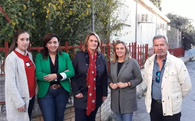 El PP pide mejoras educativas para los centros escolares de Motril El Partido Popular va a trasladar al Parlamento Andaluz y al Ayuntamiento de Motril las necesidades educativas de los Centros Educativos de Motril, tanto del Conservatorio de Música con la falta de profesorado, la problemática de los padres en relación de a la falta de profesor tutor en el Colegio Virgen de la Cabeza y la incertidumbre que afecta a los alumnos, así como las históricas demandas de ampliación del Colegio Cardenal Belluga y la problemática de aparcamientos y acceso al Centro Educativo.