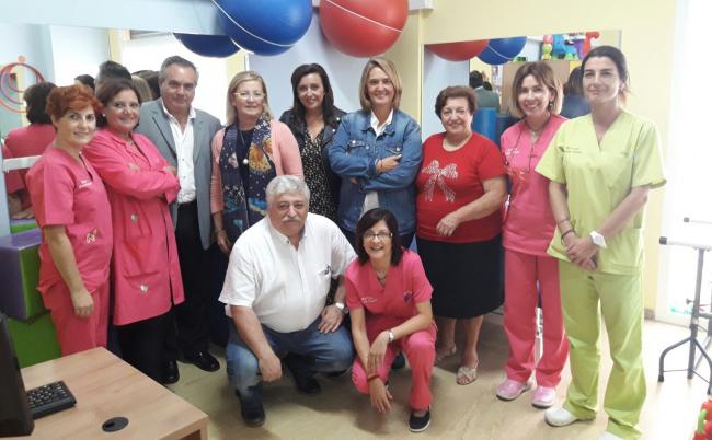 El PP visita el Centro de Atención Temprana y valora su encomiable labor social Los populares han destacado el incremento en la calidad de las prestaciones de este servicio que ha ido creciendo hasta contar en la actualidad con 176 plazas y el aumento del tiempo dedicado a las sesiones que ha pasado de 45 minutos a una hora.