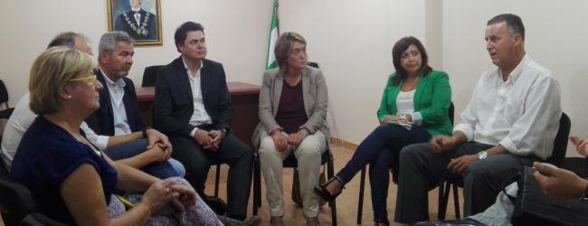 La ampliación del Palacio de Justicia, la dotación de un equipo psicosocial, de  una delegación de la Fiscalía de Menores, un Juzgado de Menores, otro de lo Contencioso Administrativo así como otro específico de Violencia de Género, son las máximas prioridades que tiene el servicio de justicia en nuestra comarca, que cuenta con juzgados colapsados de trabajo, hacinamiento de expedientes y retrasos en las resoluciones judiciales por la  falta de medios materiales y humanos.